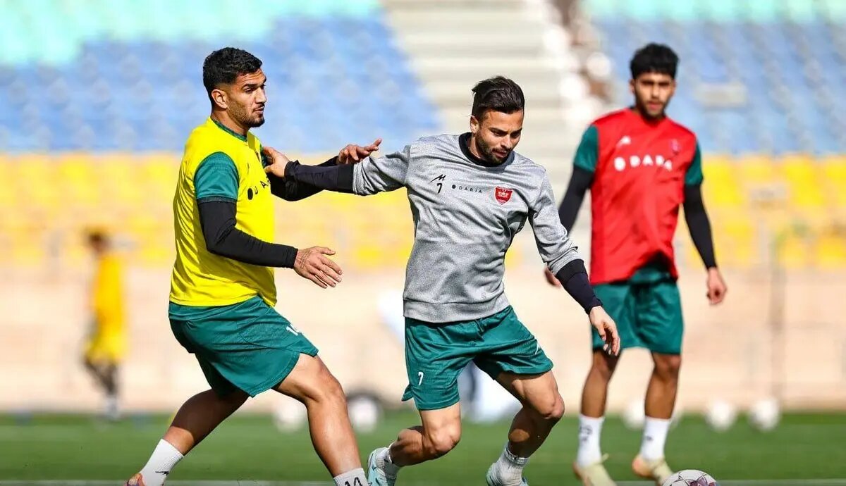 سروش رفیعی در جمع ذخیرههای پرسپولیس تمرین کرد