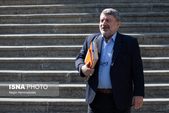 حضرتی: محدودیت واتساپ و بخشهایی از یوتیوب در دانشگاه ها رفع میشود