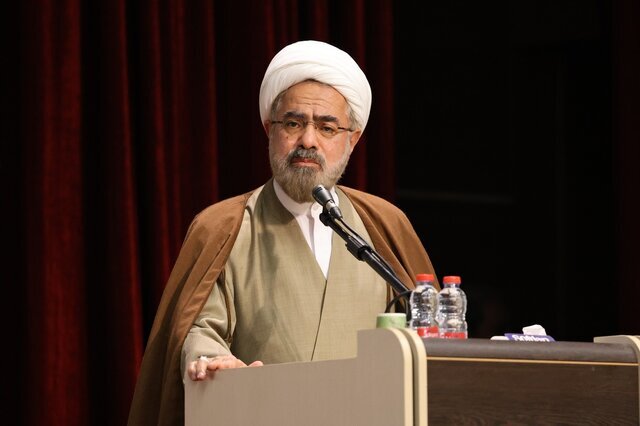 آیتالله جوادی آملی: مکتب صحیفه سجادیه راهکار عملی برای حل چالشهای جامعه ارائه میدهد