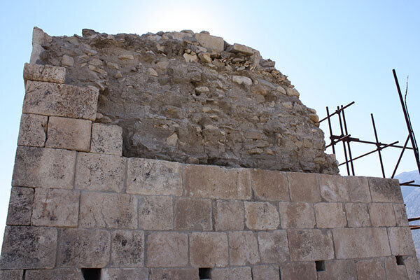 خراب‌کاری در آرامگاهِ جاماسب! + عکس