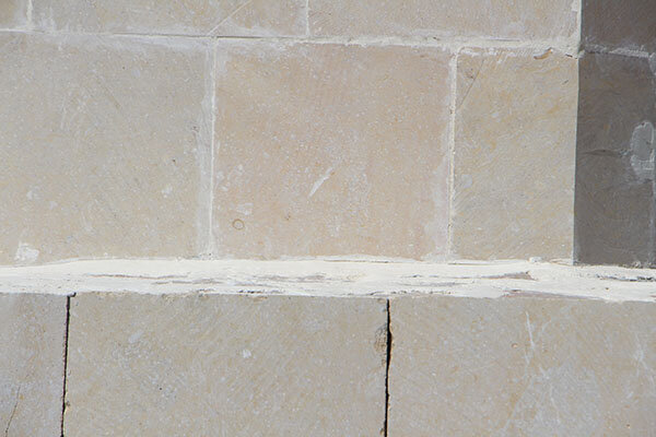 خراب‌کاری در آرامگاهِ جاماسب! + عکس