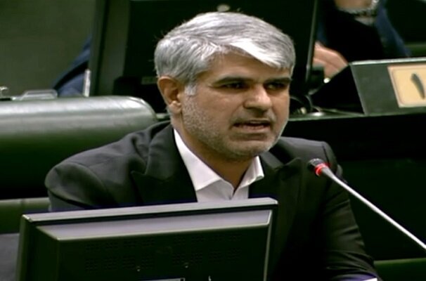 ابراهیمپور: «میز گفتوگوی منظم» میان دولت و نخبگان تشکیل شود