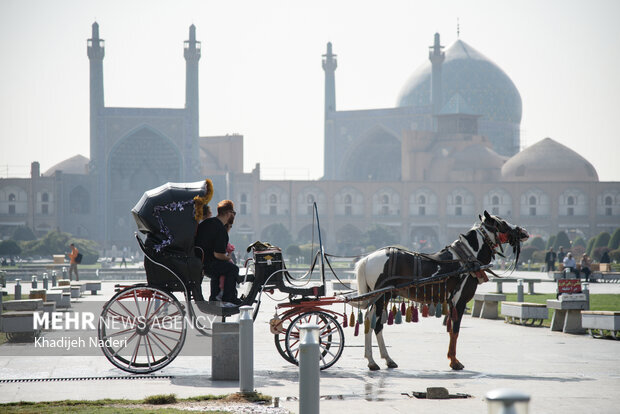 هوای اصفهان در وضعیت قرمز است