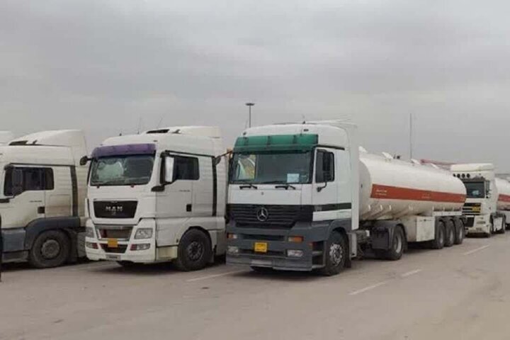 کامیون تریلی با ۱۶۰ میلیون ریال خلافی در هرمزگان توقیف شد
