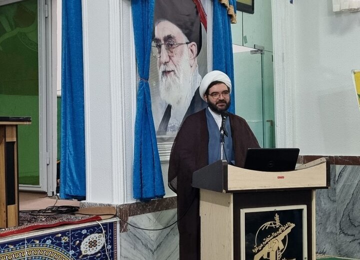 رستمی: گزارشهای غیرواقعی موجب عقبماندگی قروه شده است