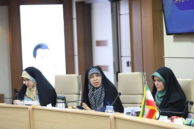 نشست فراکسیون زنان مجلس با وزیر بهداشت؛ سند سلامت بانوان تدوین میشود
