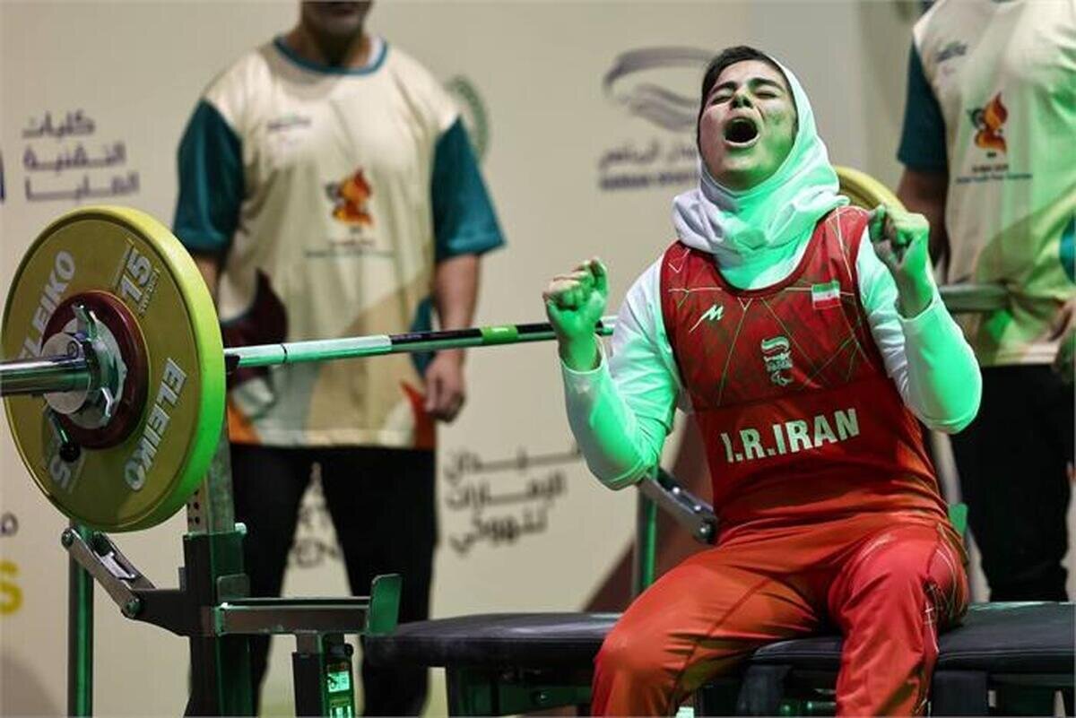 الناز متقیان به مدال نقره پاراوزنه برداری رسید