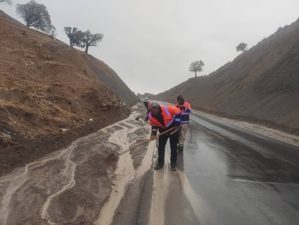 تمام محورهای ایلام باز است / تردد در استان بدون مشکل در جریان