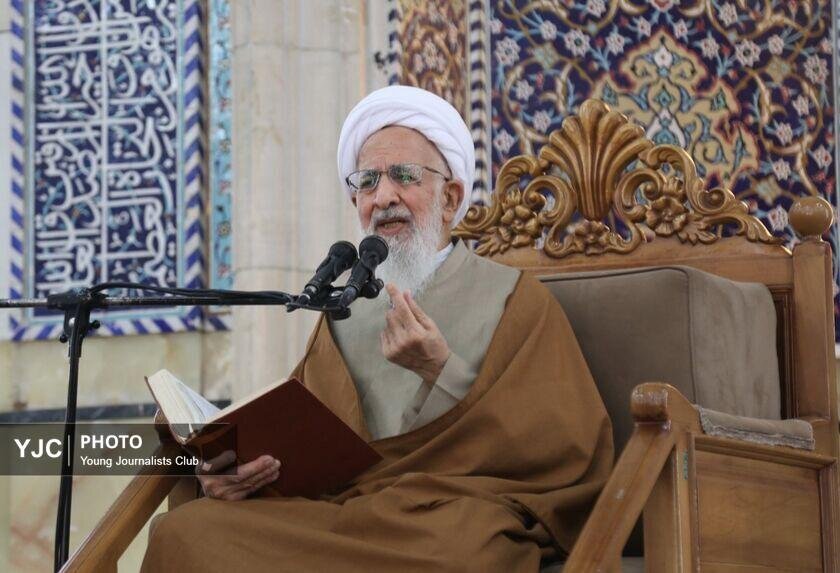 حضور زن در زندگی نشانه تکامل جامعه است