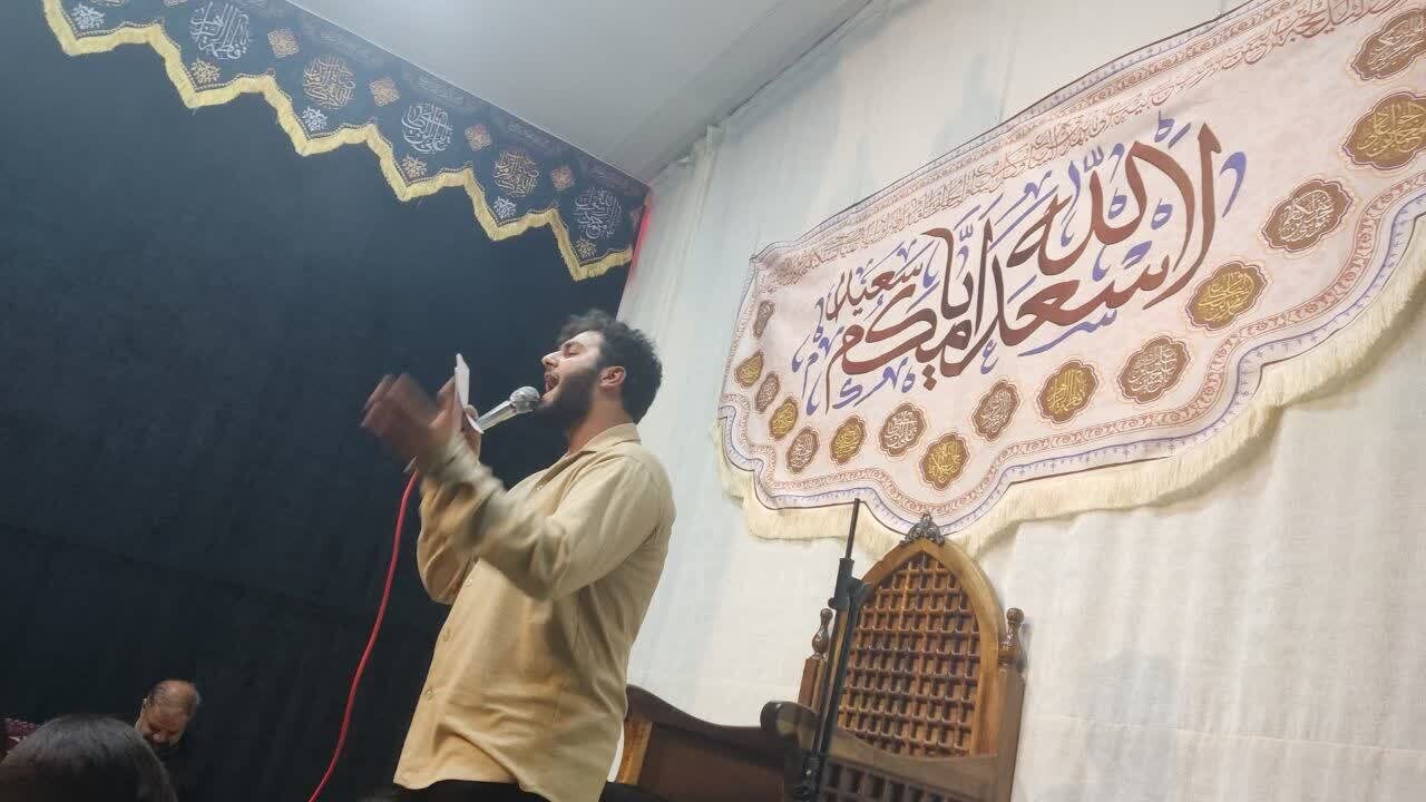 شادمانی قمیها در سالروز ولادت حضرت فاطمه زهرا (س)