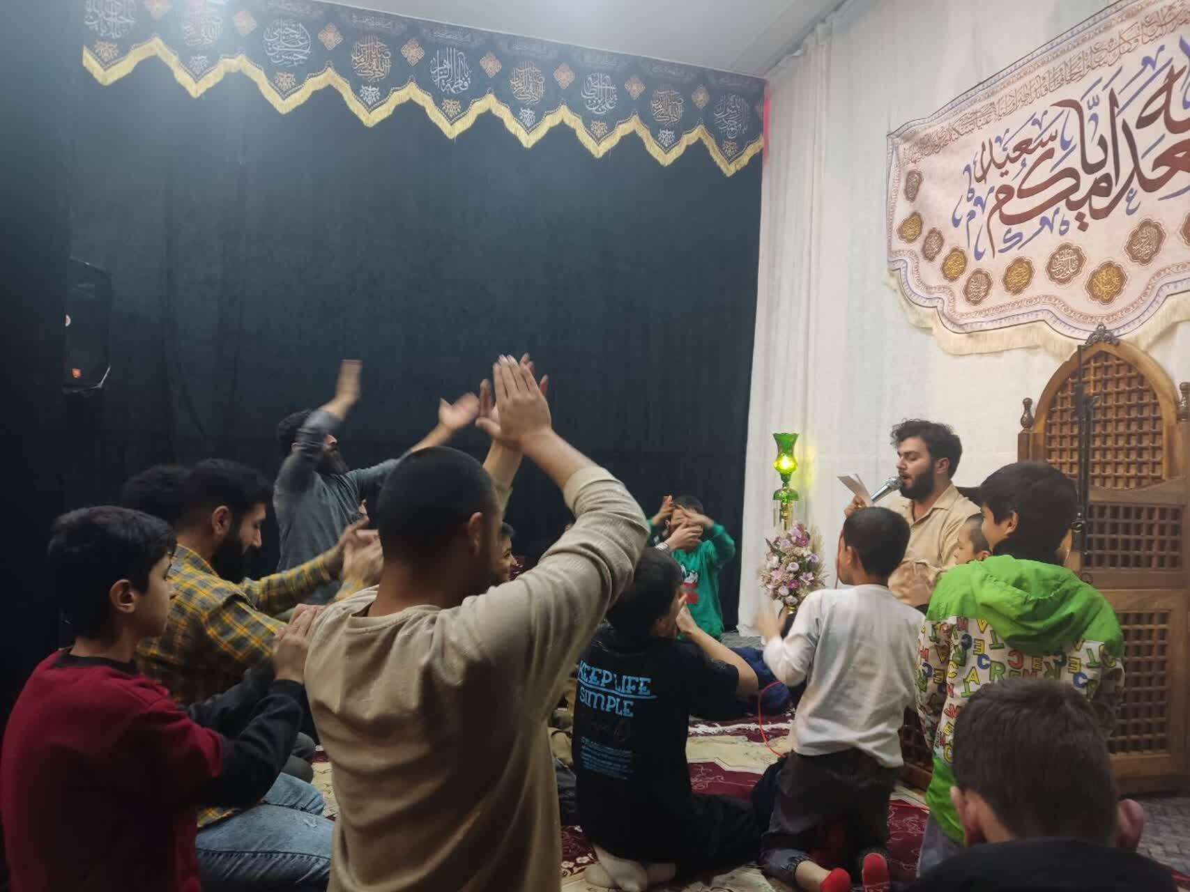 شادمانی قمیها در سالروز ولادت حضرت فاطمه زهرا (س)