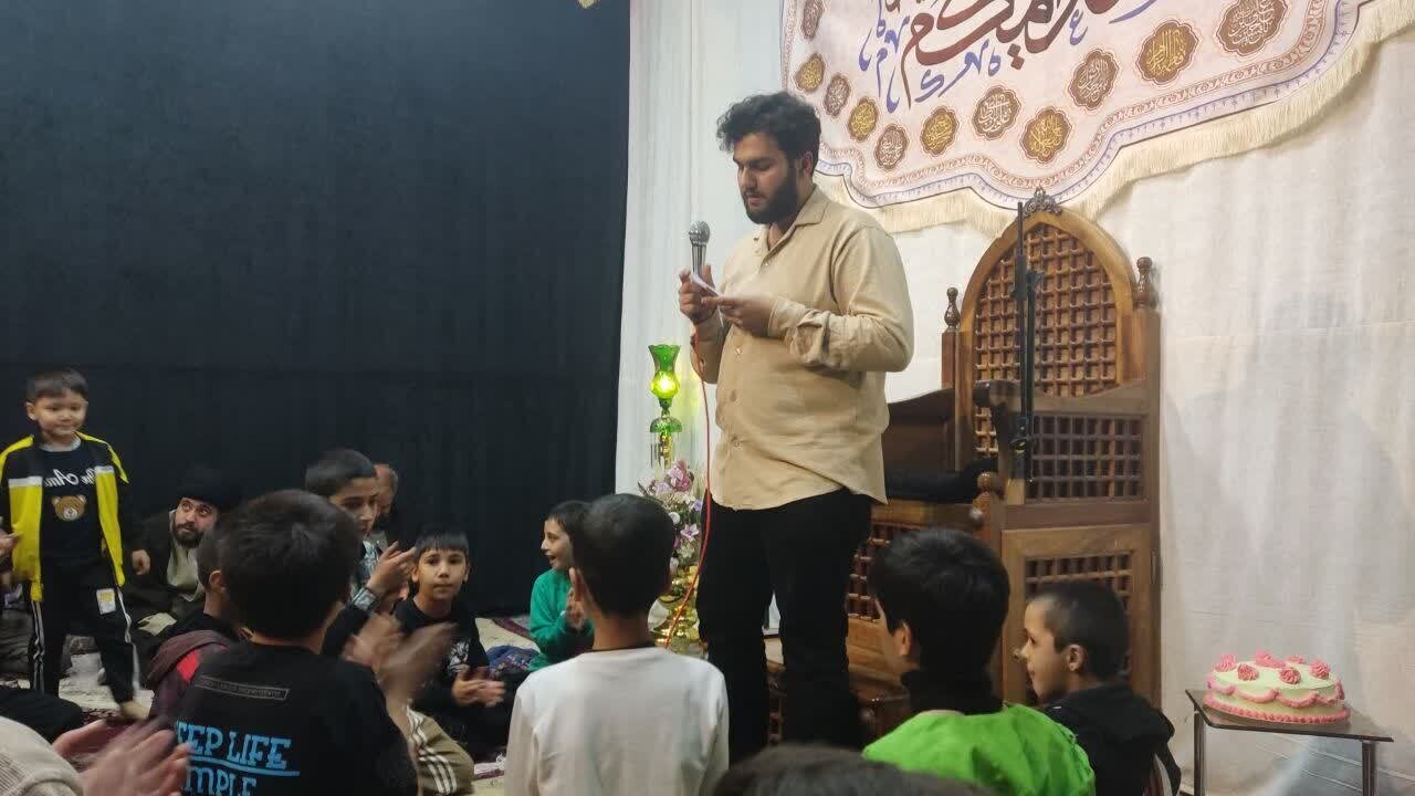 شادمانی قمیها در سالروز ولادت حضرت فاطمه زهرا (س)