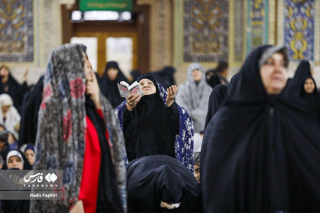 حرم امام رضا(ع) غرق در نور و شادی