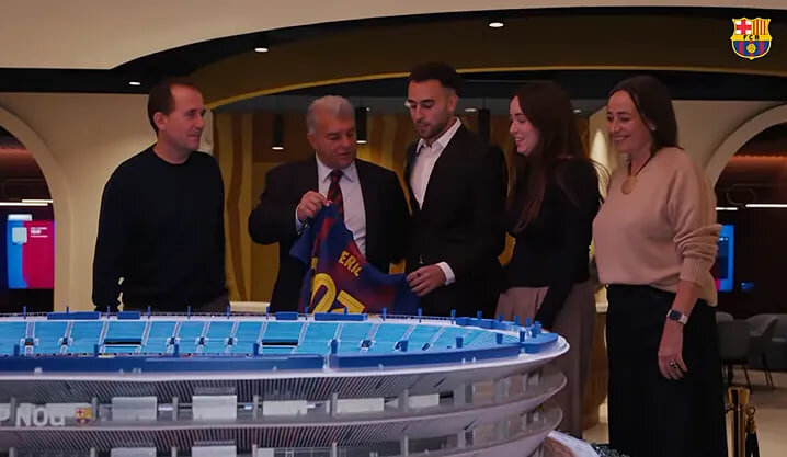 قرارداد ستاره محبوب فلیک تمدید شد