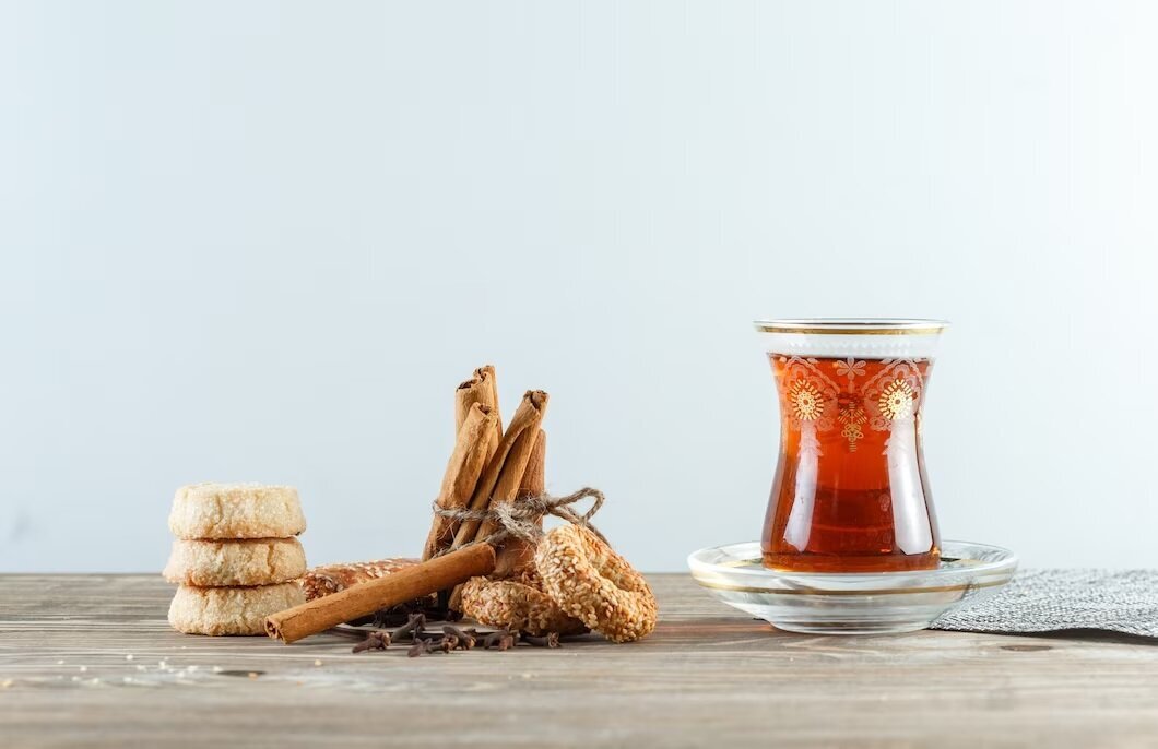 این افراد چای داغ ننوشند | طبع چای سیاه سرد است یا گرم ؟ ؛ مصلح چای سیاه چیست ؟