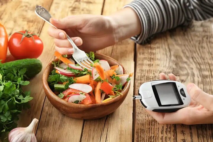 کدام رژیم غذایی گیاهی به پیشگیری از دیابت و بیماریهای قلبی عروقی کمک میکند؟