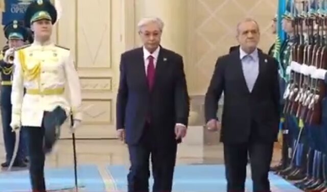 استقبال رسمی از رئیس جمهور در کاخ ریاست جمهوری قزاقستان