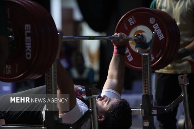 مانی سعیدی در پاراوزنه برداری قهرمان شد