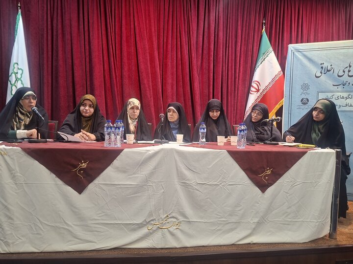 دانشور: مدرسه، مسجد و هیئت مهمترین ظرفیتهای تحول در گفتمان حجابند