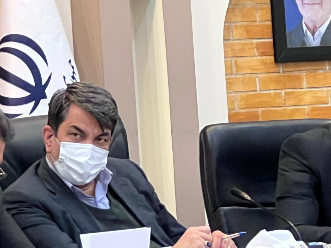 پاسخهای استاندار کرمان به پرسشهای نمایندگان تشکلهای دانشجویی / طالبی با ماسک در جمع دانشجویان حضور یافت