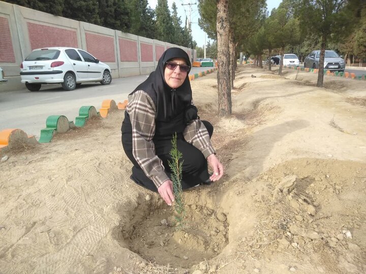 پویش «نهالکاری به مناسبت روز مادر» در سمنان