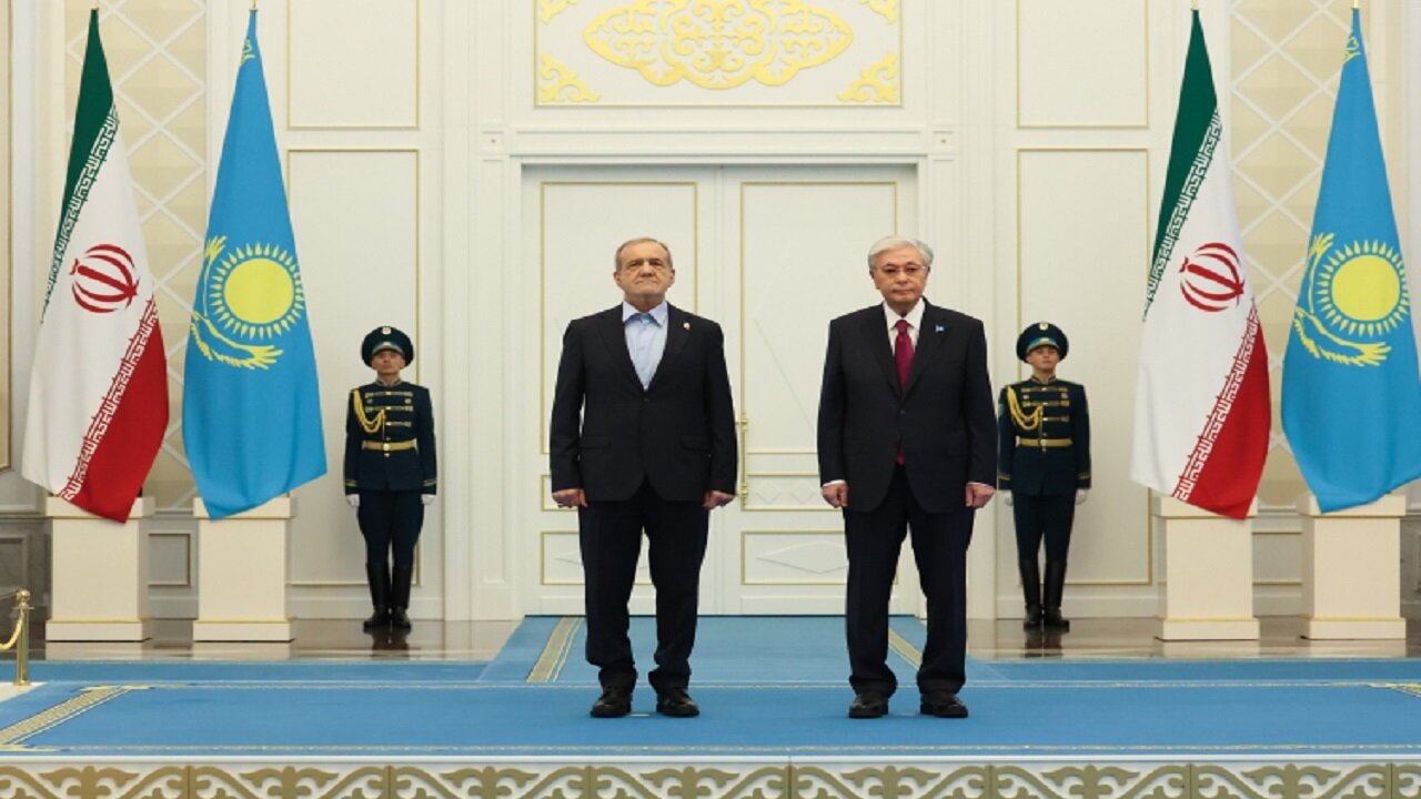 استقبال رسمی رئیسجمهور قزاقستان از رئیسجمهور پزشکیان