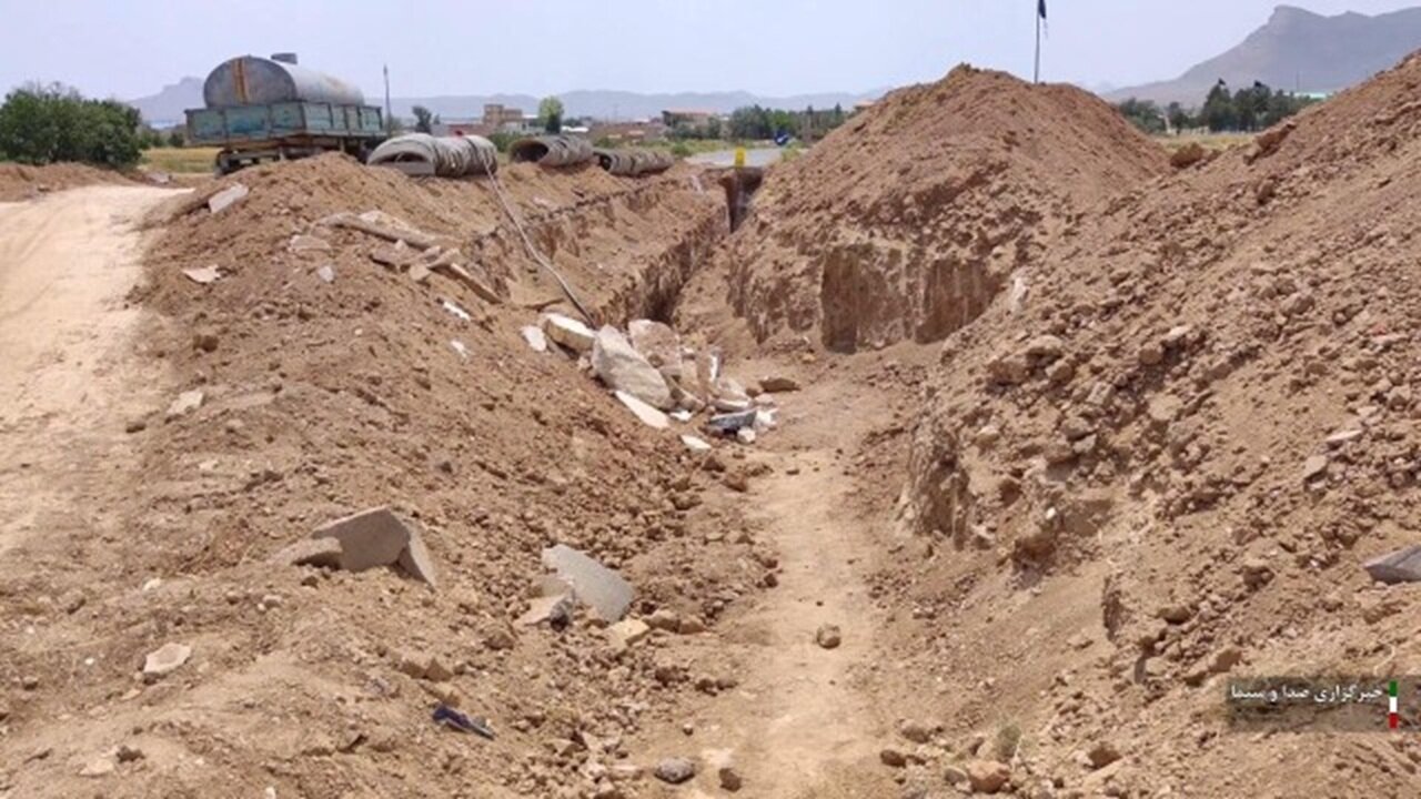 مسدود شدن جاده روستای قلی دانش آموزان را به دردسر انداخت