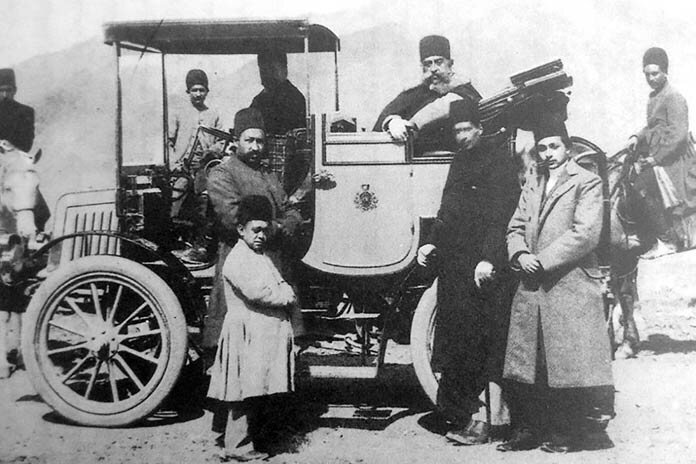 تقویم تاریخ/ورود اولین اتومبیل به ایران در زمان مظفرالدین شاه قاجار (1279ش)