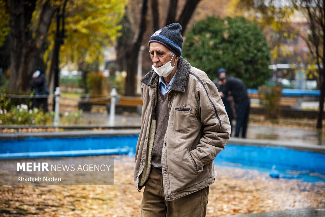 تصاویری از باران پاییزی در چهارباغ اصفهان