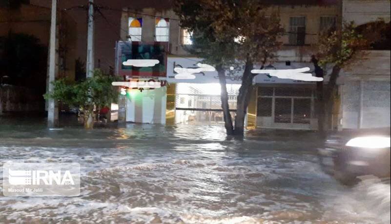 بارندگی شدید در غرب مازندران باعث آبگرفتگی معابر شهری شد