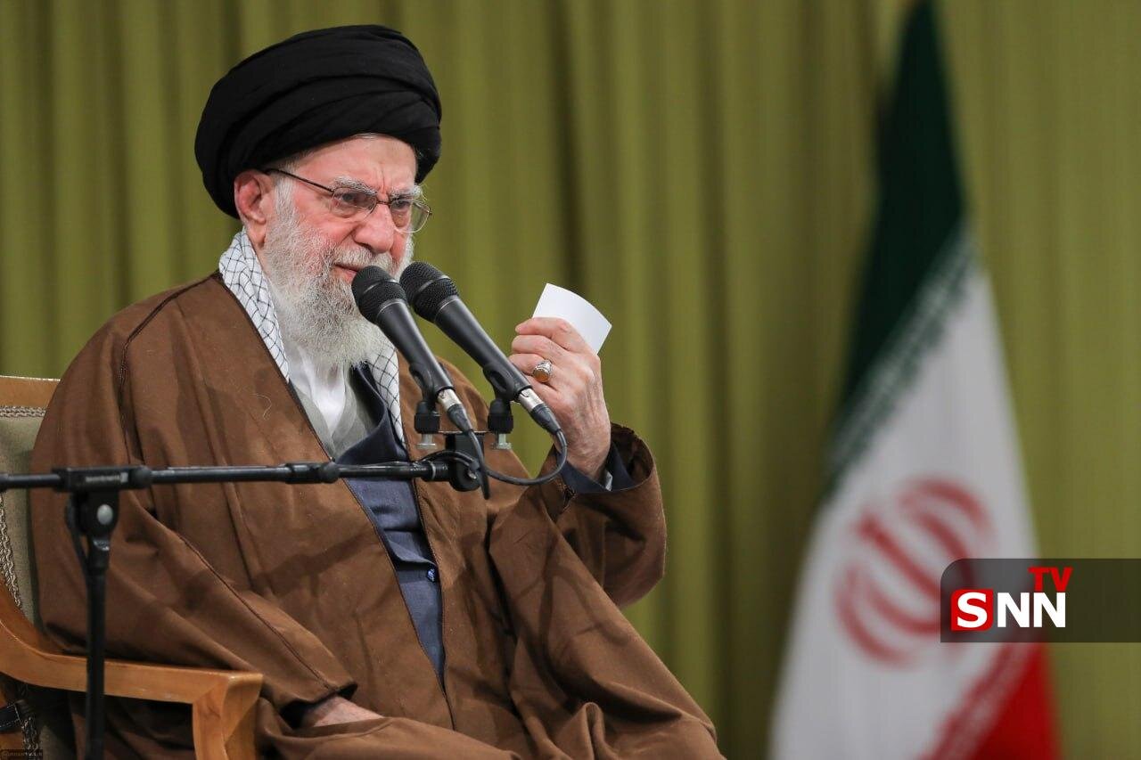 تصاویری از مراسم جشن میلاد حضرت زهرا (س) در حسینیه امام خمینی (ره) با حضور رهبر انقلاب