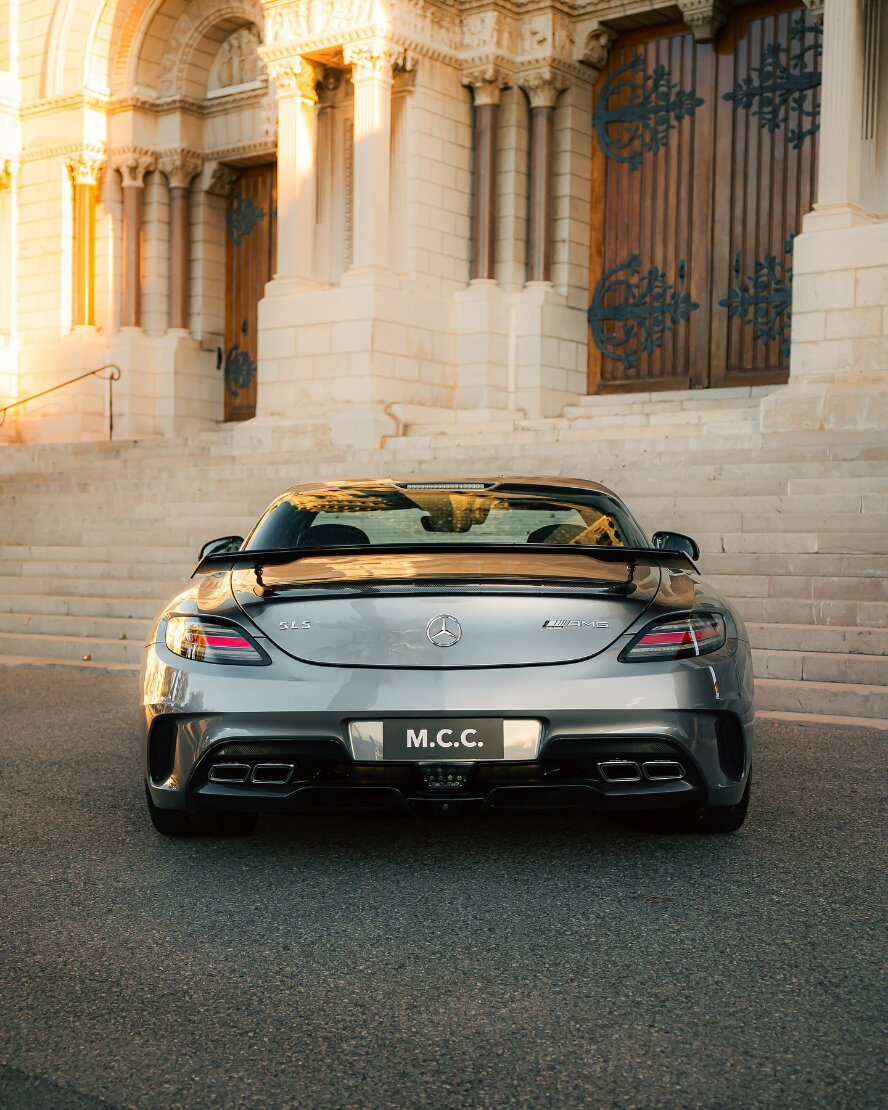 مرسدس بنز SLS AMG بلک سریز؛ کمیاب، خاص و کاملا طبیعی!