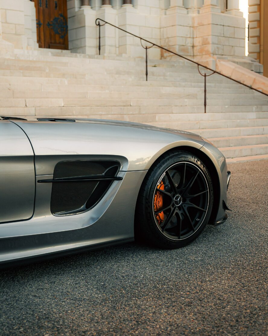 مرسدس بنز SLS AMG بلک سریز؛ کمیاب، خاص و کاملا طبیعی!