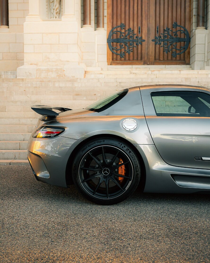 مرسدس بنز SLS AMG بلک سریز؛ کمیاب، خاص و کاملا طبیعی!