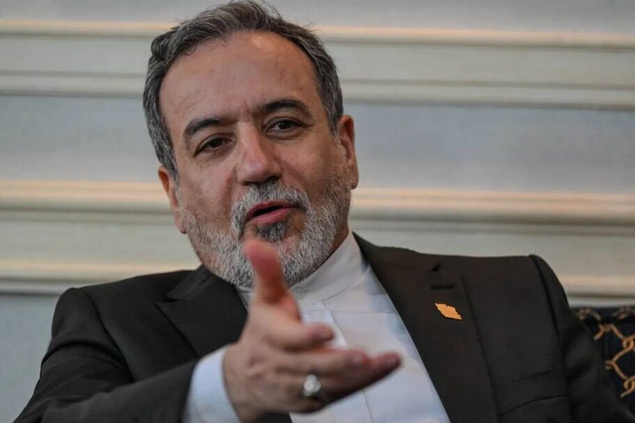 واکنش عراقچی به تصمیم عجیب دولت لبنان