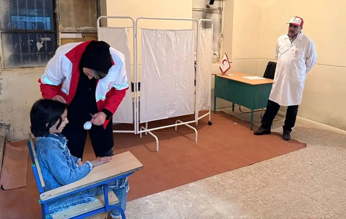 ارائه خدمات درمانی رایگان هلال احمر در مناطق کم برخوردار لرستان همزمان با آغاز «نذر خدمت ۸»