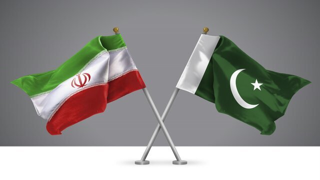 تاکید سران ایران و پاکستان بر تقویت همکاریهای مشترک و تسریع در اجرای توافقات فیمابین