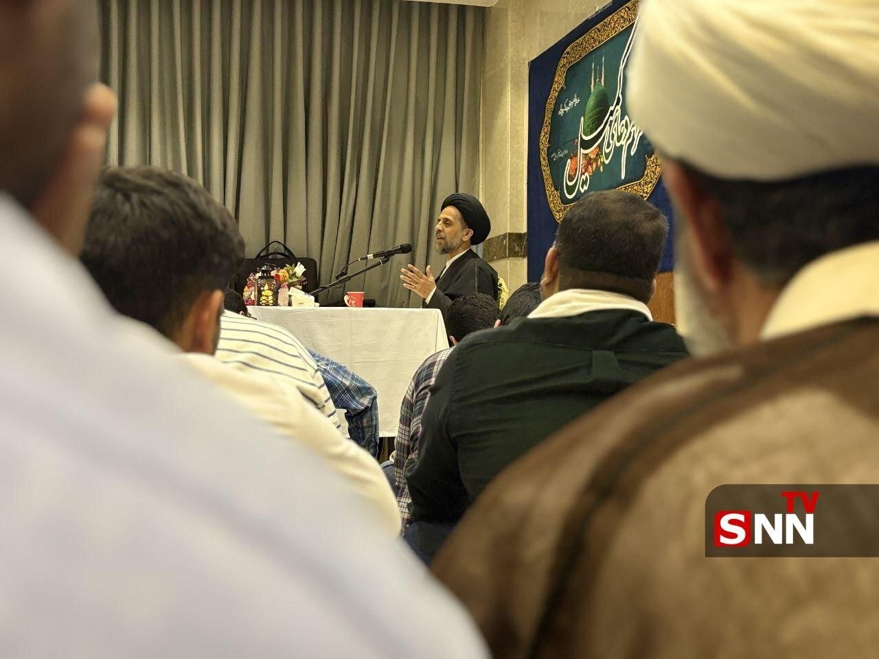 برگزاری مراسم دعای کمیل با حضور کاروان دانشجویی در مدینه منوره+تصاویر