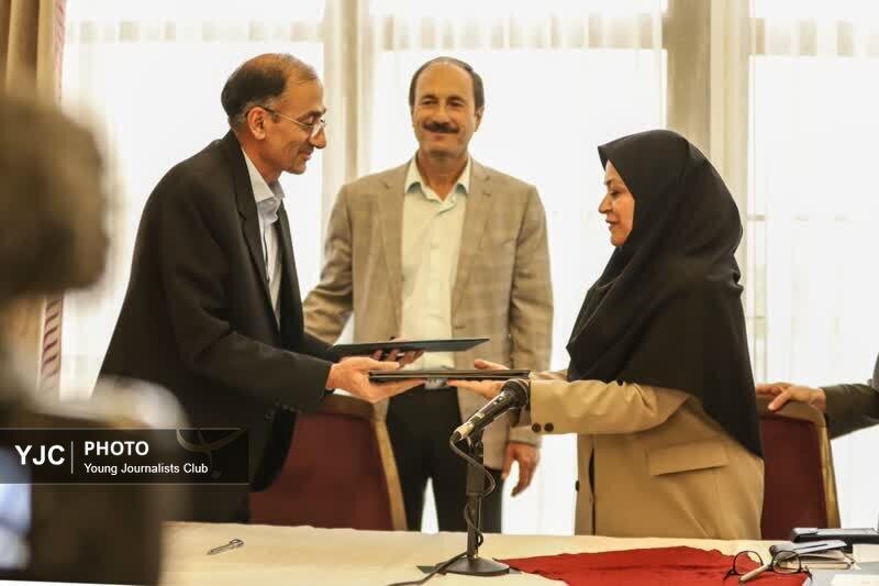 امضای تفاهمنامه محیط زیست فارس و یزد برای حفاظت از زیستگاههای مشترک