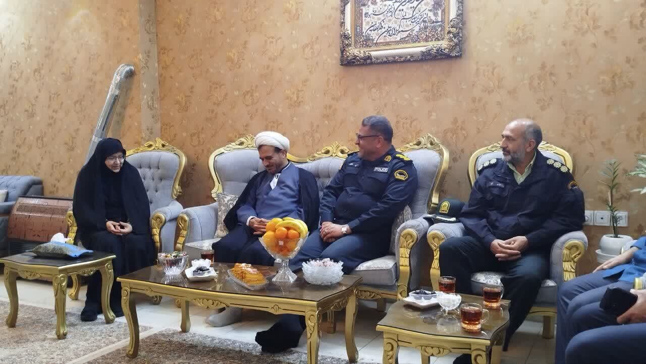 گرامیداشت روز مادر توسط فرمانده انتظامی نیشابور از خانواده شهید سردار احمدرضا رحمتی