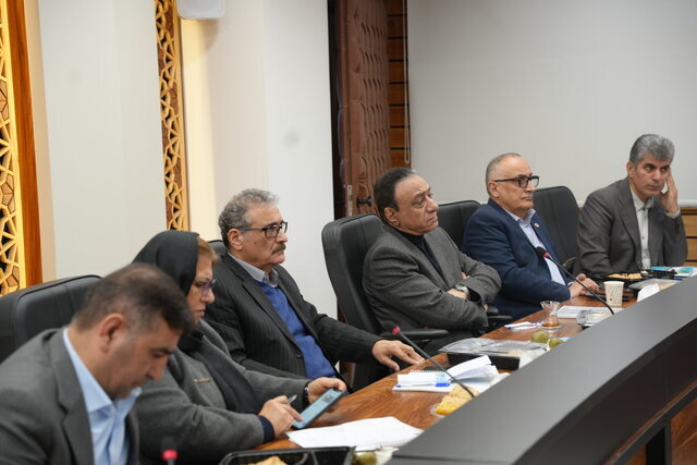 عکس/ بررسی چالشهای تجارت گیلان در نشست مشترک مجمع نمایندگان و اتاق بازرگانی