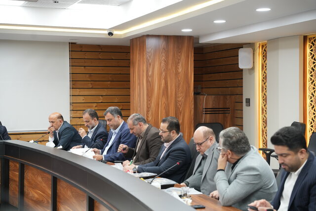 عکس/ بررسی چالشهای تجارت گیلان در نشست مشترک مجمع نمایندگان و اتاق بازرگانی