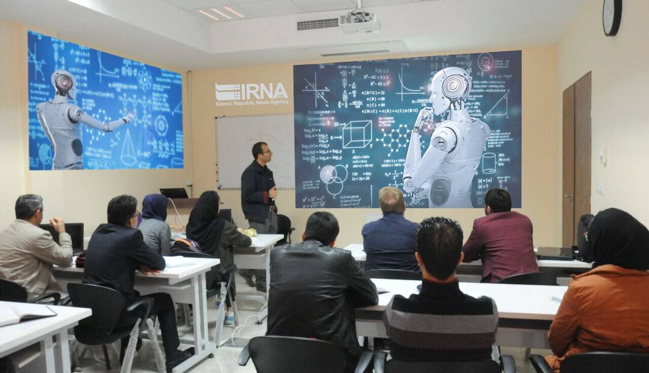 آموزش هوش مصنوعی به ۲۰۰ هزار دانش آموز و ۴۰ هزار معلم مدارس غیردولتی