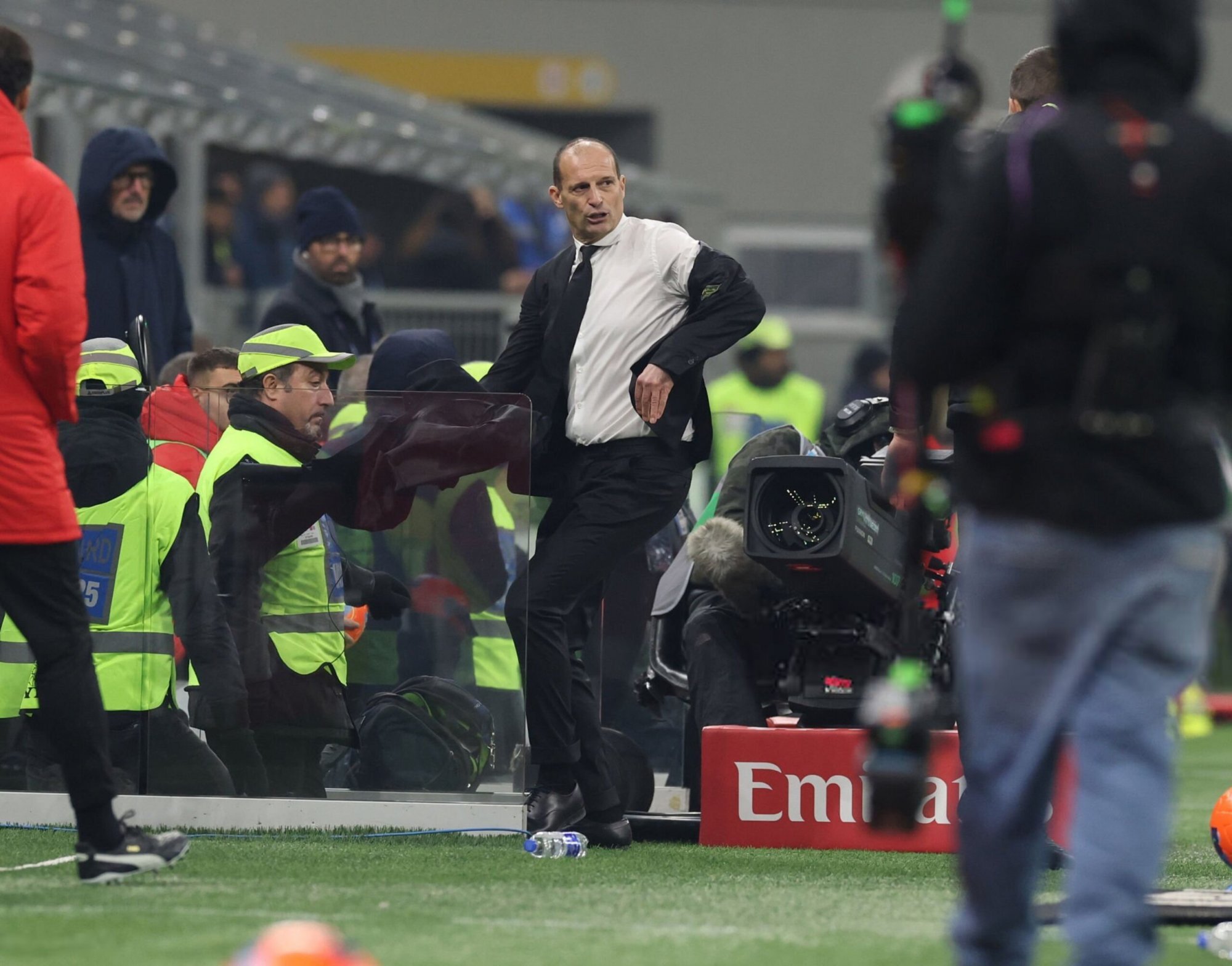 آلگری: باید عجیبترین تیم ایتالیا را ببریم