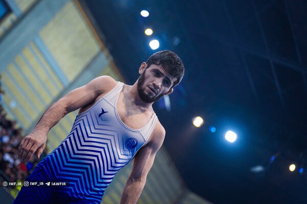 کمک روسها به تیمهای کشتی استقلال و بانک شهر