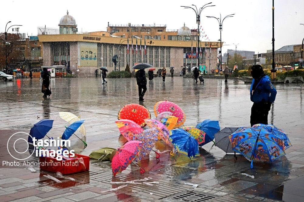 بارش باران و برف پاییزی در همدان