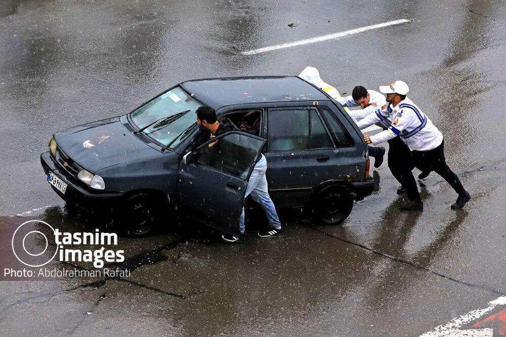 بارش باران و برف پاییزی در همدان