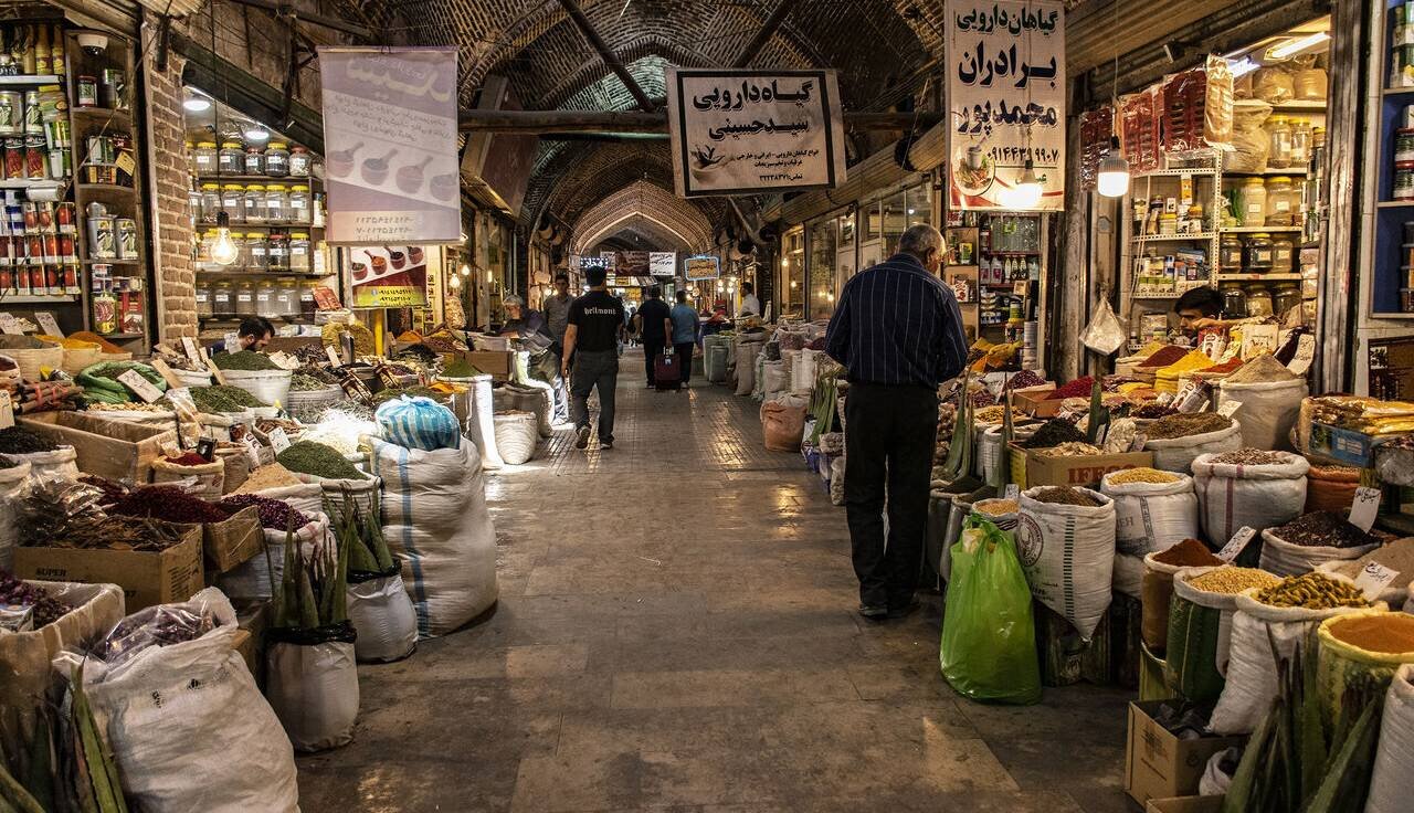 کدام مشاغل مشمول مالیات بر ارزش افزوده نمیشوند؟