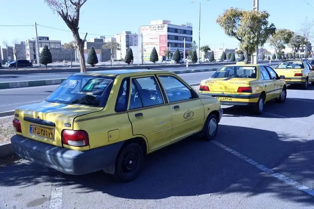 افزایش قیمت بنزین تأثیری بر کرایه تاکسیها ندارد/ موارد تخلف را به ۱۳۷ اعلام کنید