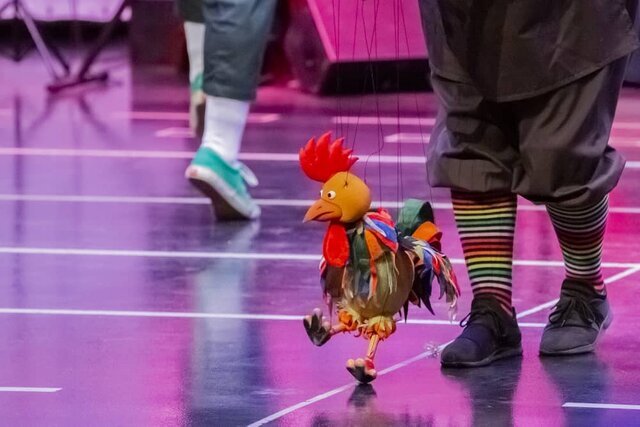 دو قدم به جلو می رویم و چهار قدم عقبگرد داریم